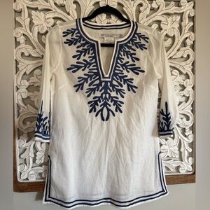 Gretchen Scott Designs White and Navy Tunic Top